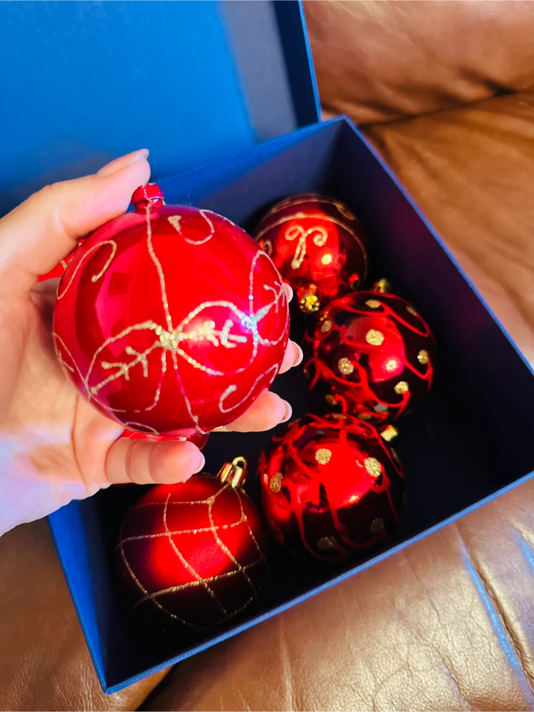 Set of 8 Red Christmas Ornaments - photo 3