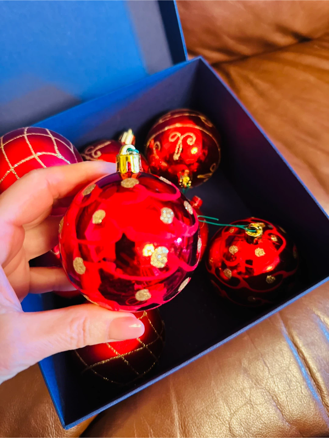 Set of 8 Red Christmas Ornaments - photo 4