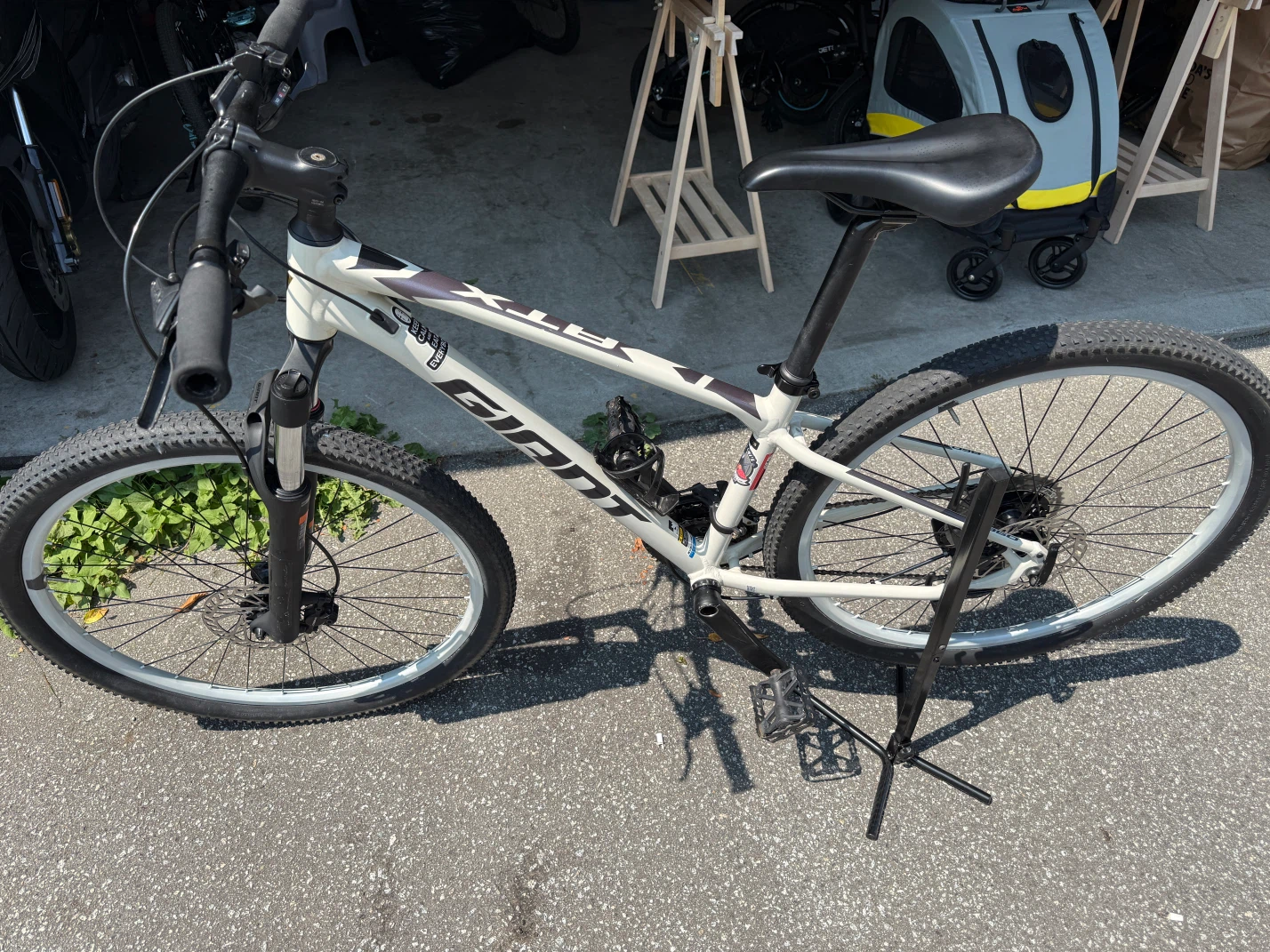SELLING 2 MOUNTAIN BIKES - photo 3