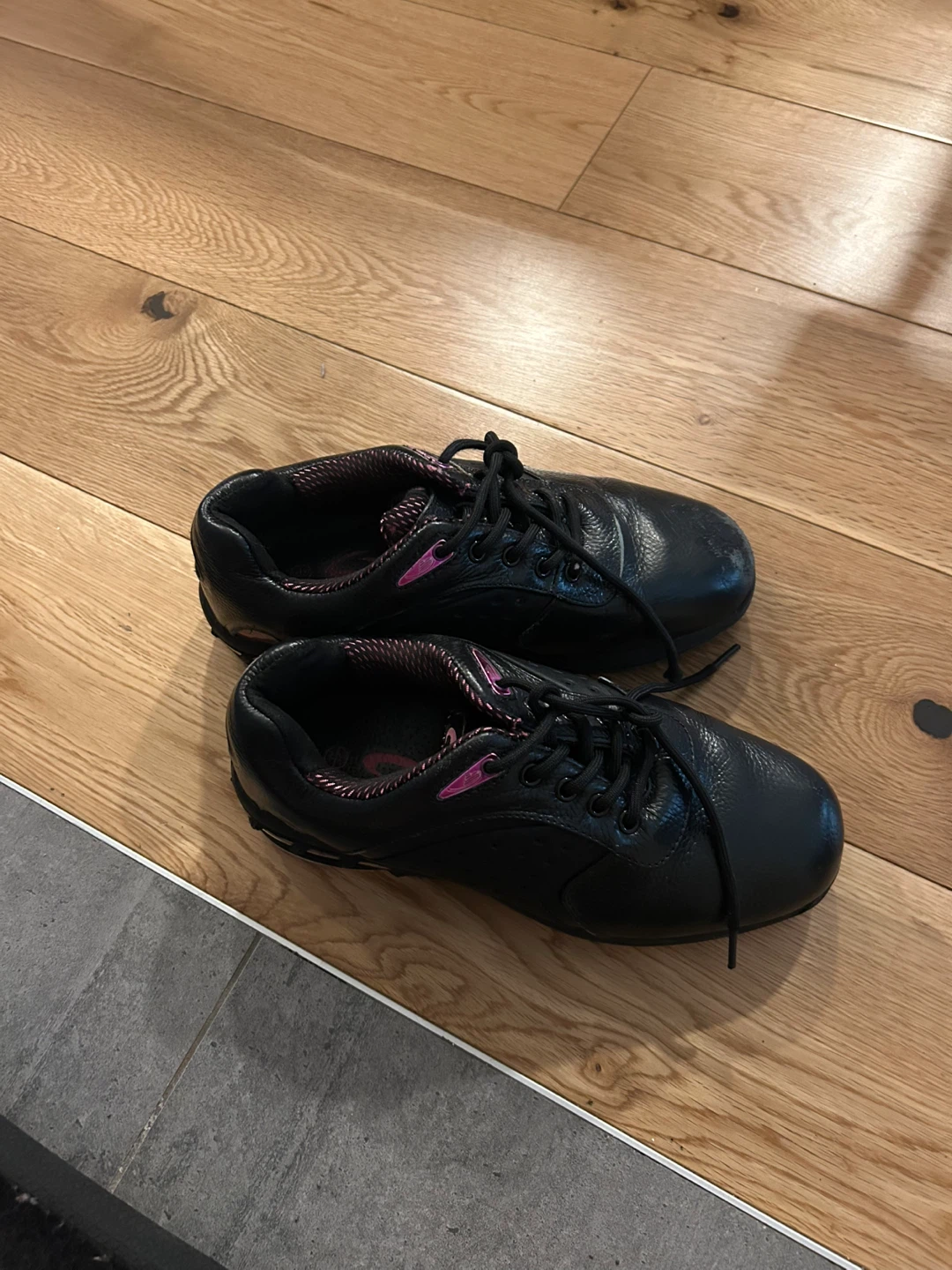 Women’s Goldline Curling Shoes