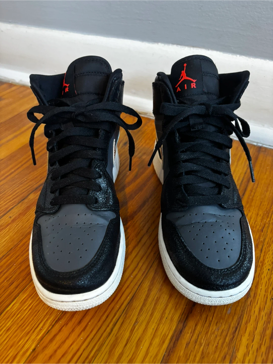 Air Jordan 1 Retro High "Bronze Medal" sneakers - 5Y - photo 2