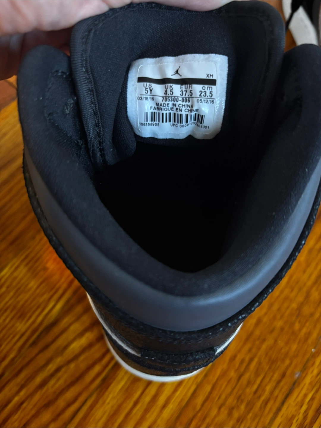 Air Jordan 1 Retro High "Bronze Medal" sneakers - 5Y - photo 5
