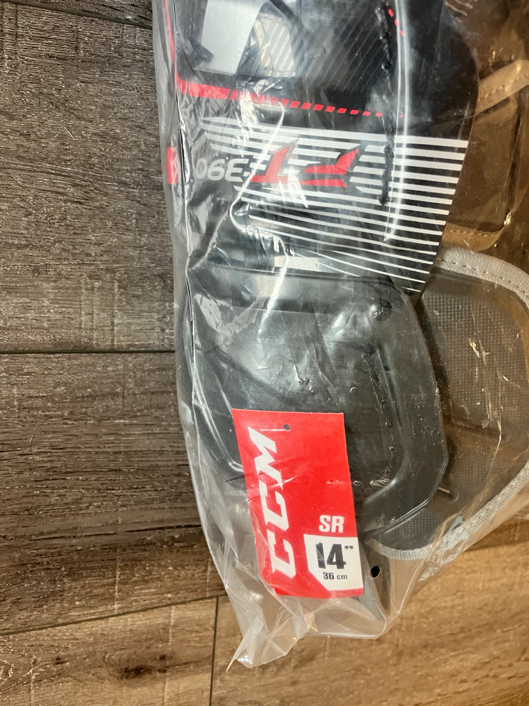 CCM FT390 Senior Shin Guards 14” - photo 2