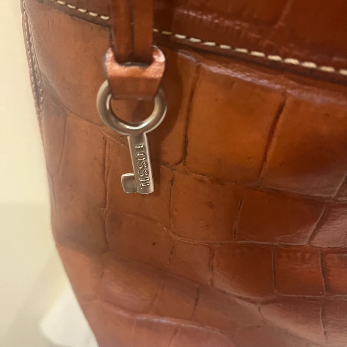 Fossil Brown Croc Embossed Leather Tote Bag - photo 3