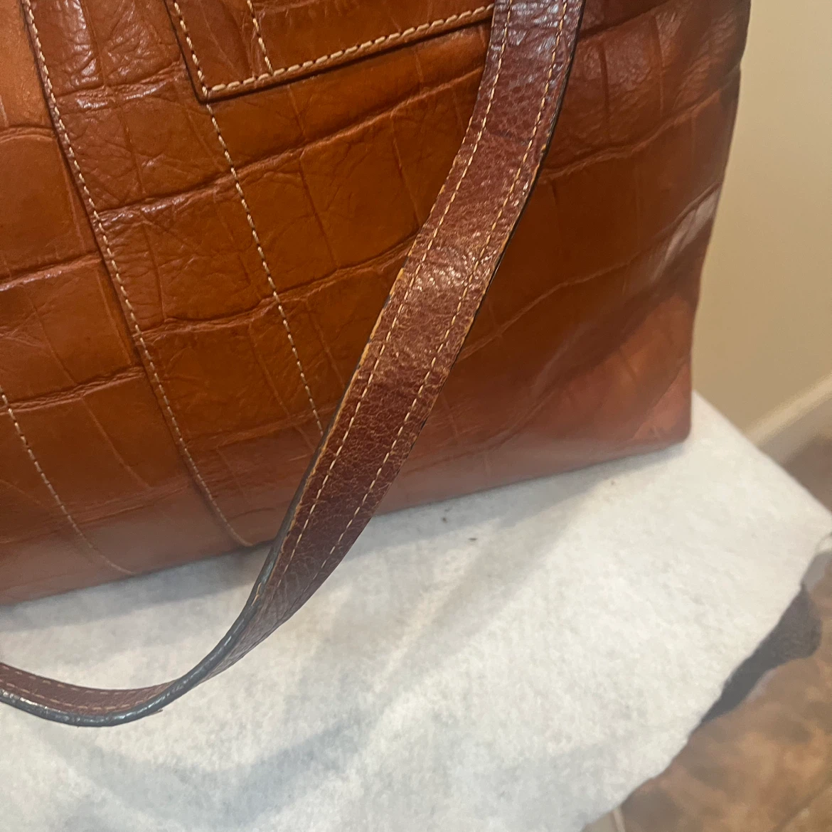Fossil Brown Croc Embossed Leather Tote Bag - photo 5