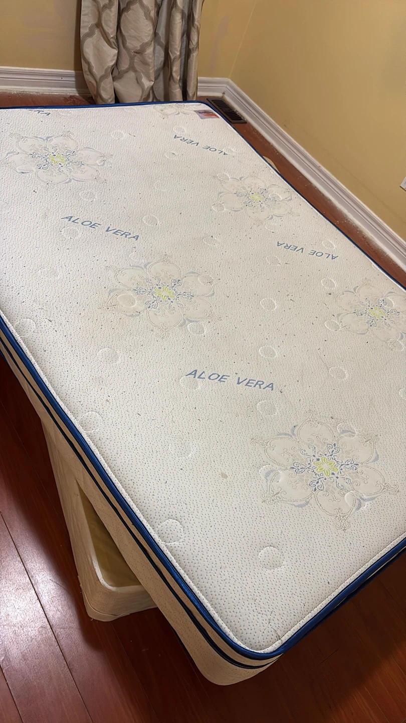 Free Single and Twin Mattress - good condition - photo 3