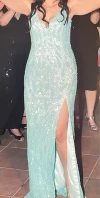 Sparkly Teal Sequin Gown size(8)frome PRIMAVERA