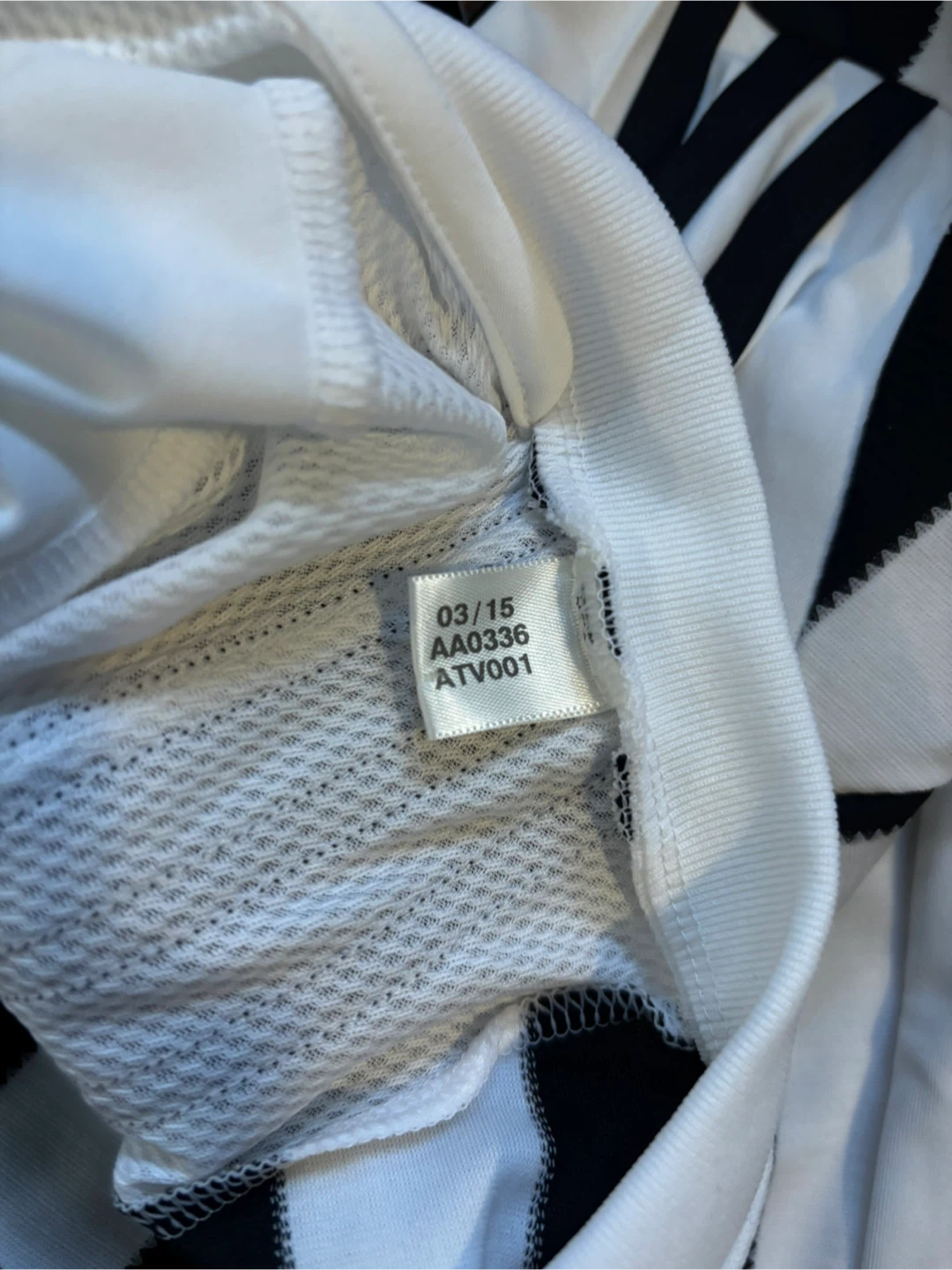 Adidas Juventus 2015-16 home jersey - size XL - photo 4