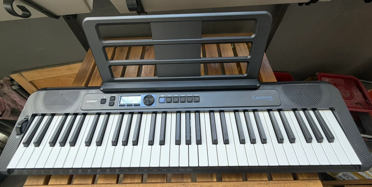 CASIO CT-S300 Like New