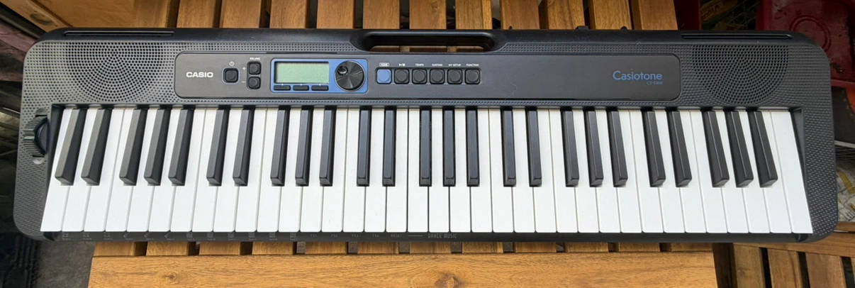 CASIO CT-S300 Like New - photo 4