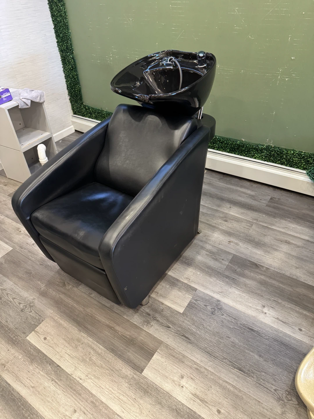 Black Salon Shampoo Backwash Unit