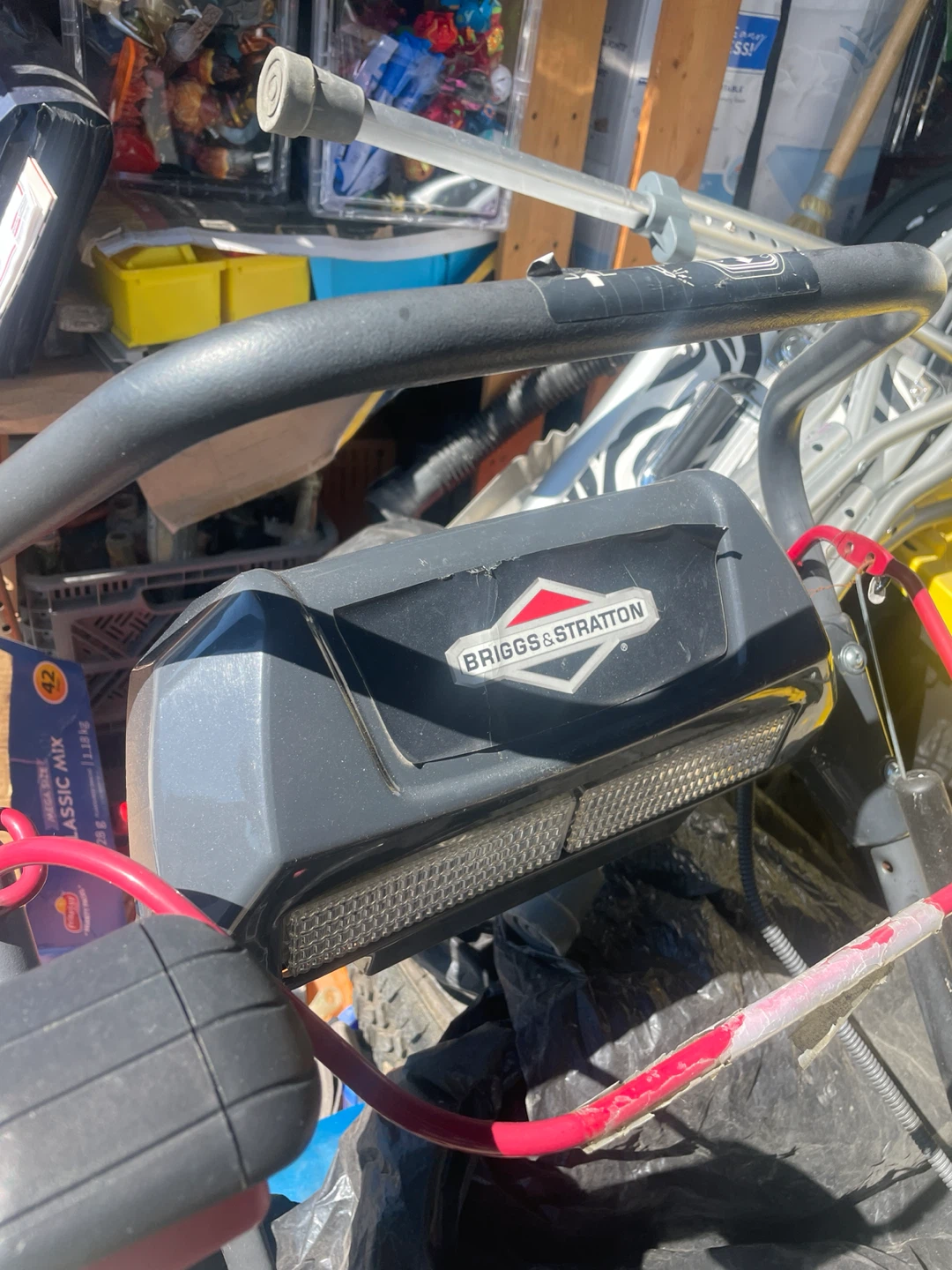 Briggs & Stratton 900 Snow Series Snowblower - photo 2