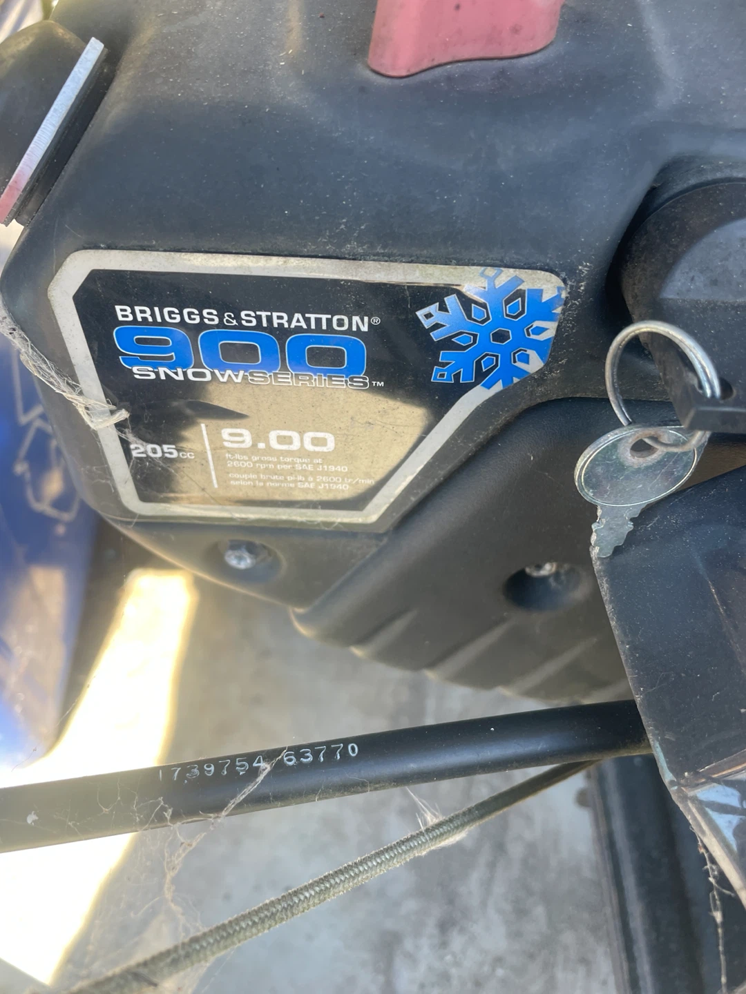 Briggs & Stratton 900 Snow Series Snowblower - photo 3