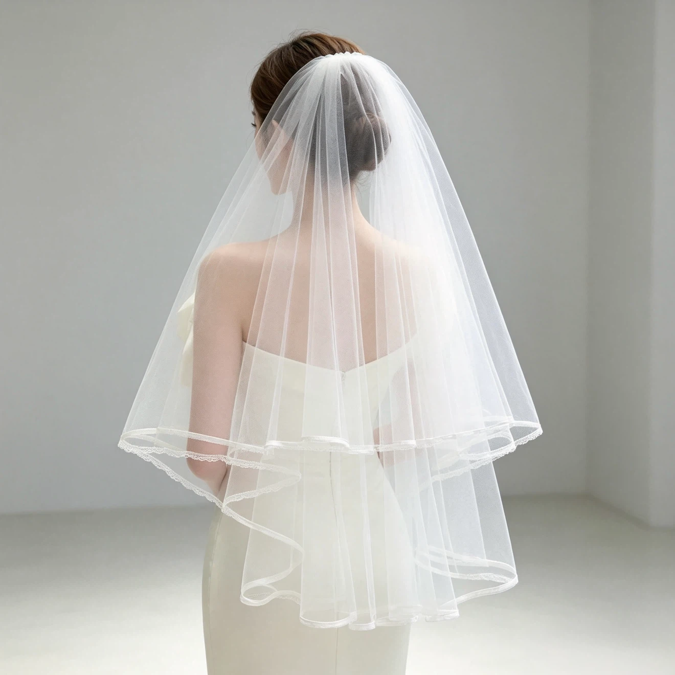 Two Tier Ribbon Edge Short Wedding Veil - photo 2
