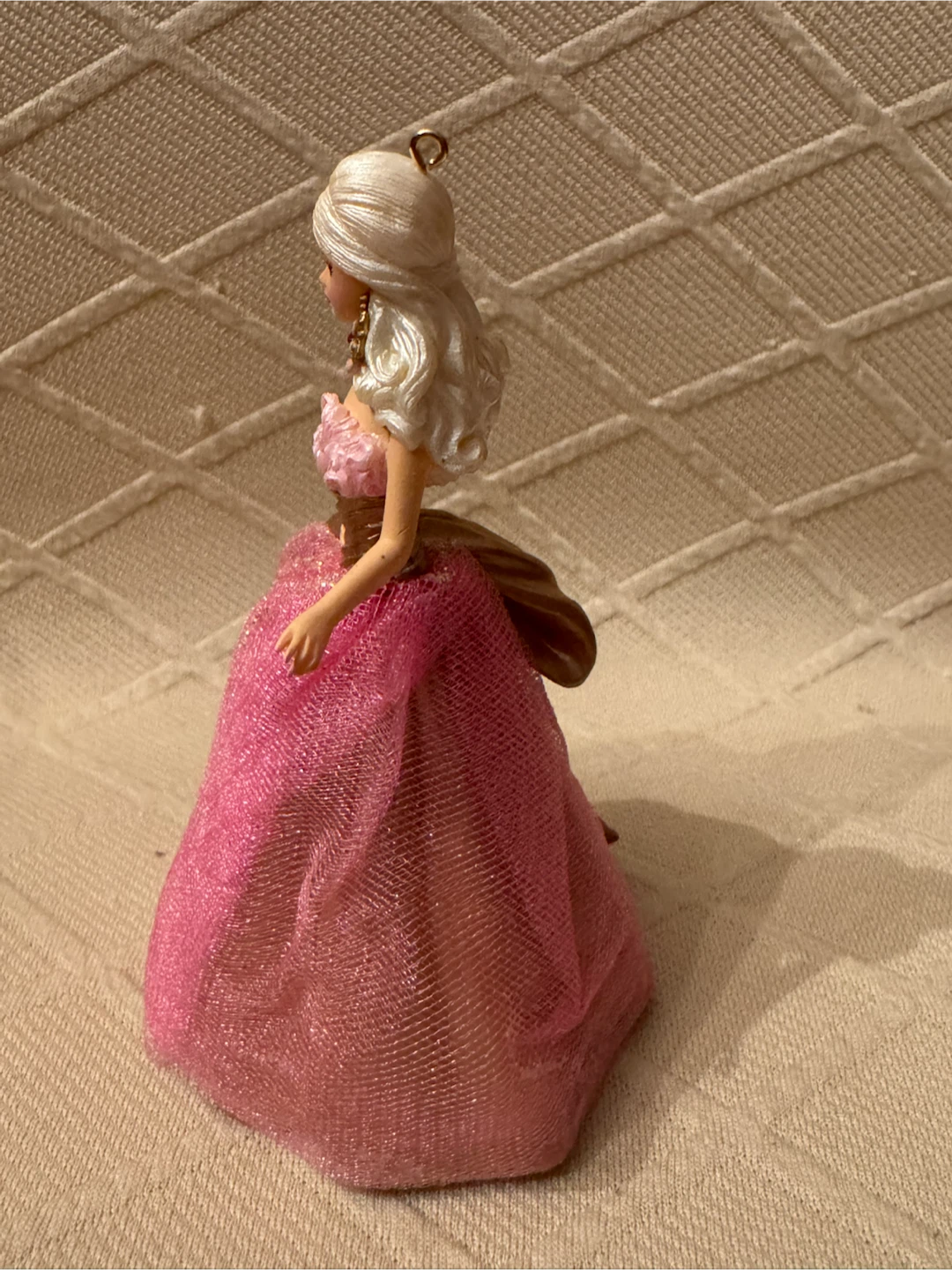 Hallmark Keepsake Celebration Barbie 2009 Ornament - photo 3
