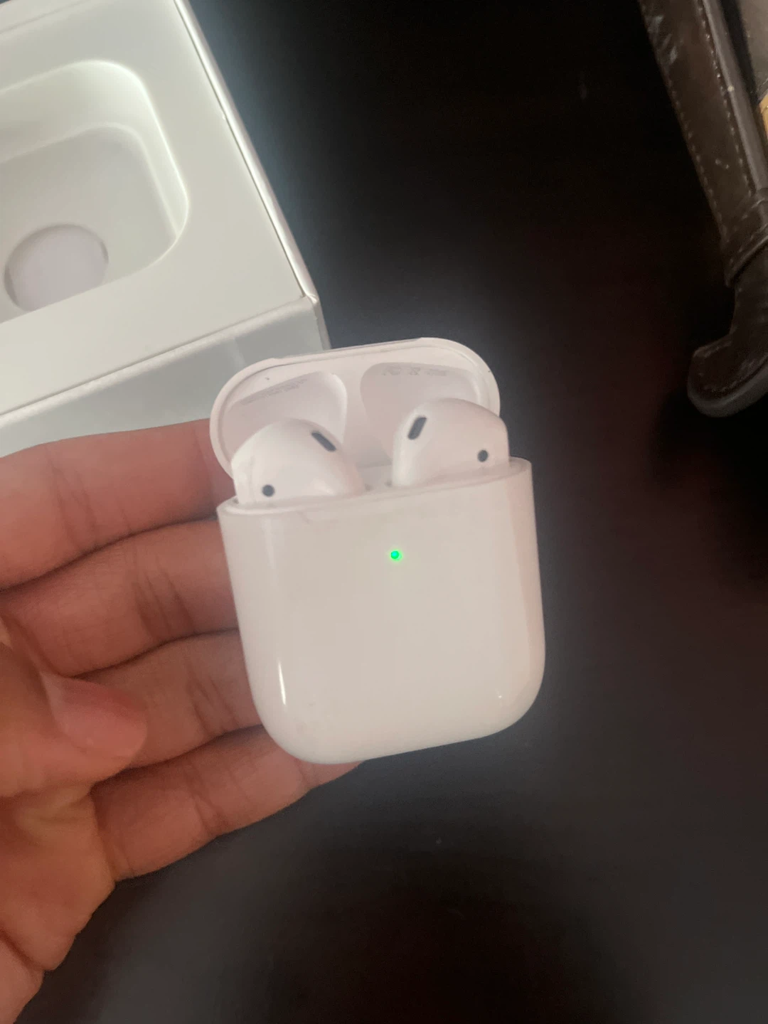 Apple AirPods with Wireless Charging Case - photo 5