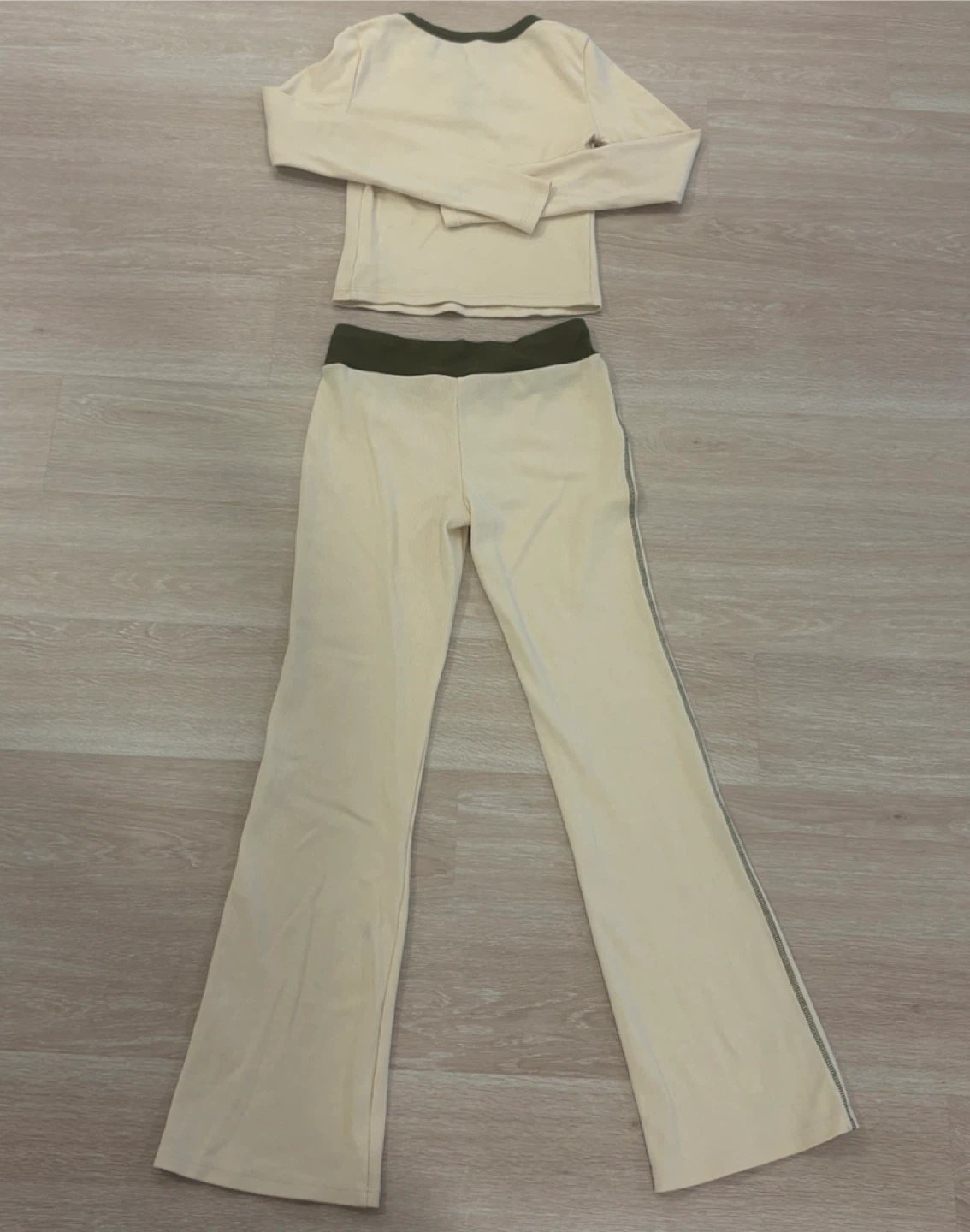 Baby Phat Cream and Olive Lounge Set - photo 3