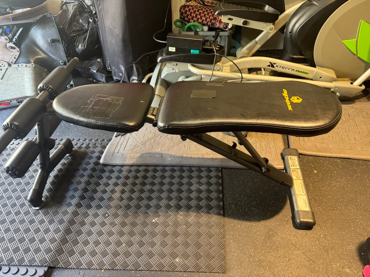 Apex weight bench (adjustable)