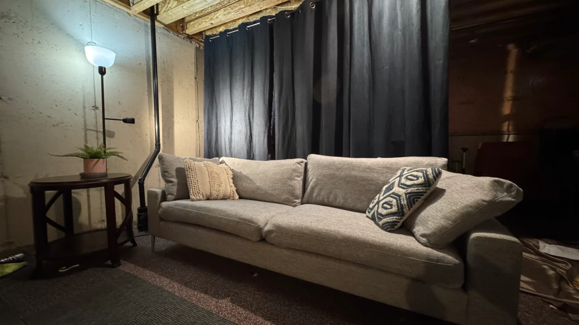 Article Light grey fabric sofa (good as new)