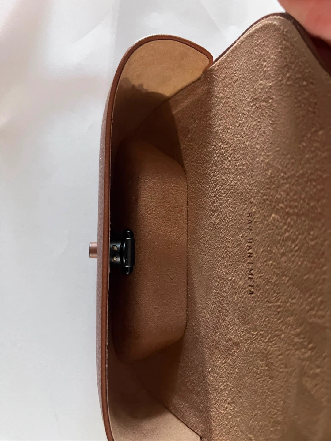 Ray-Ban Meta Charging Case - photo 2