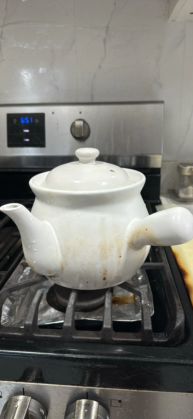 White Ceramic Herbal Medicine Pot