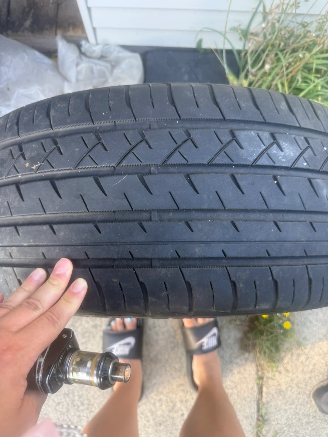 Rock 525 All-Season Tire 245/45R19 - photo 2