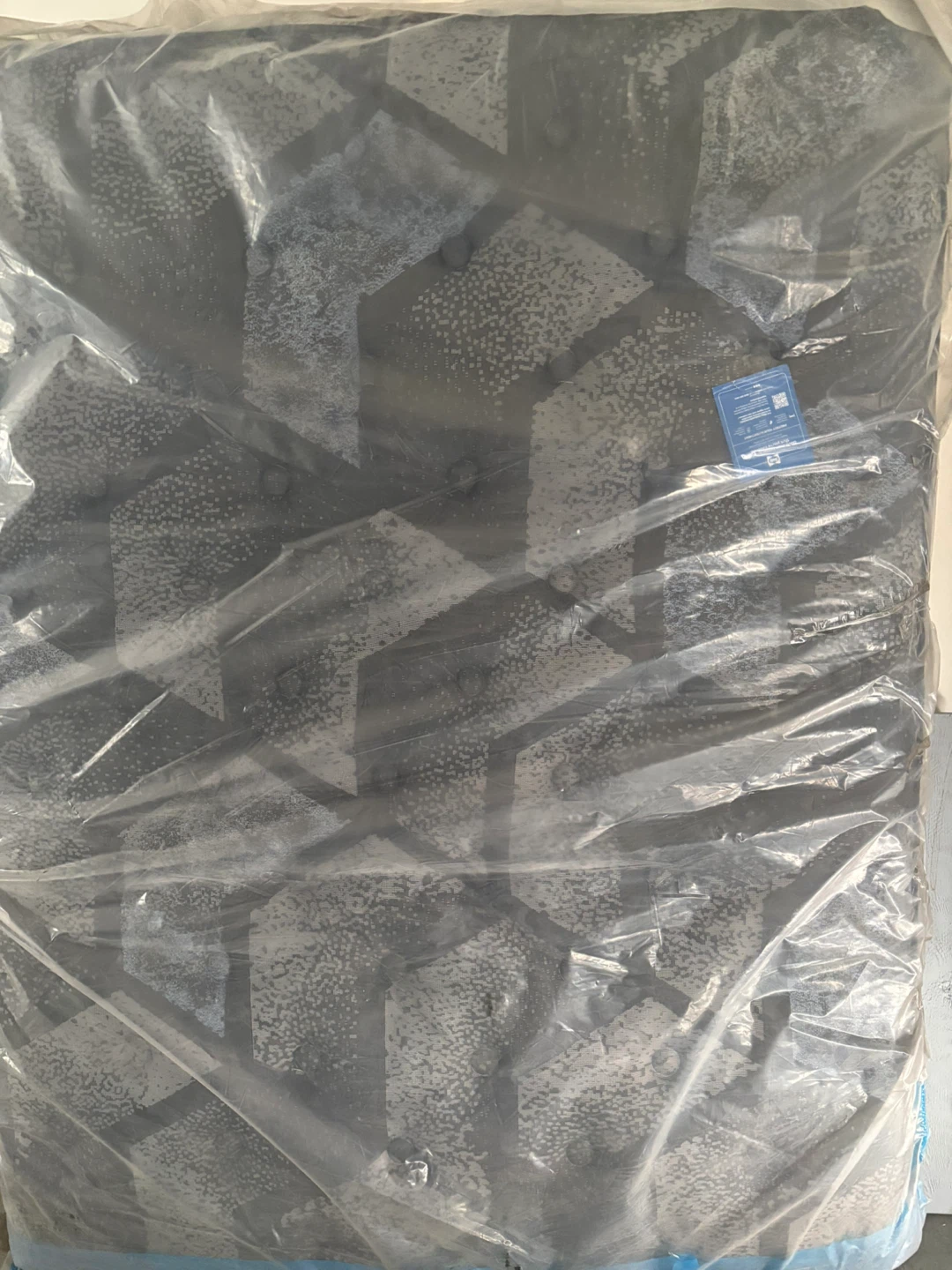 New Sealy Posturepedic mattress - Queen size at discount!! - photo 2