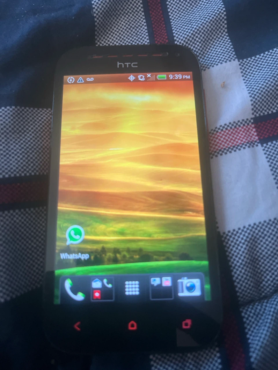 Red HTC Smartphone - photo 3