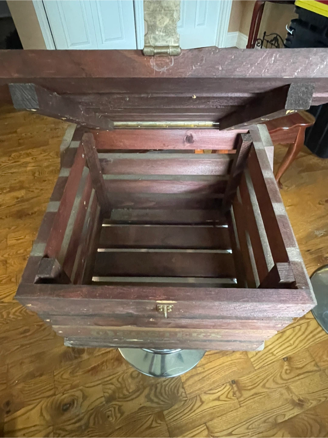 Vintage Fosters Wooden Crate with Lid - photo 4