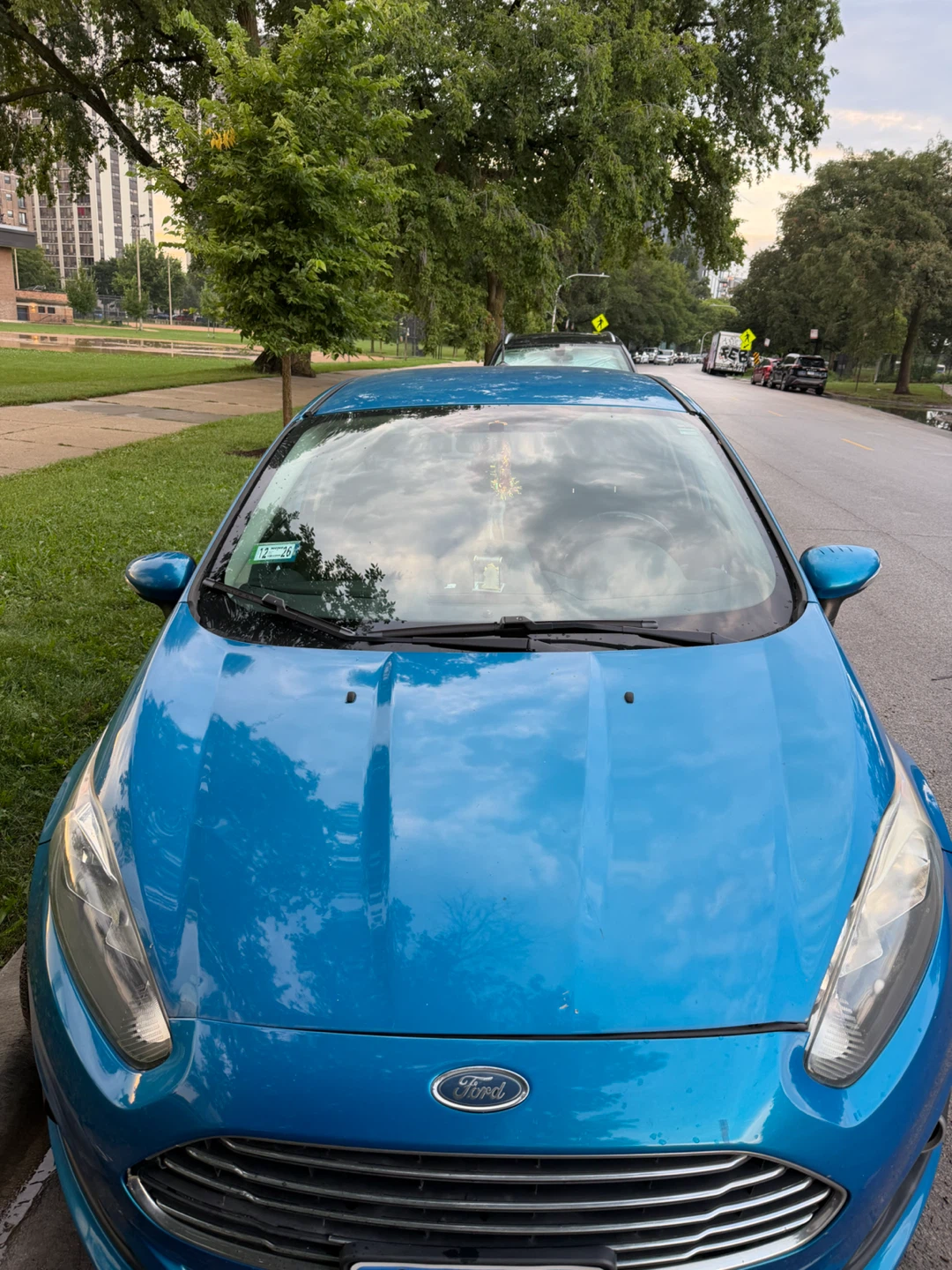 Blue Ford Fiesta Sedan - photo 2