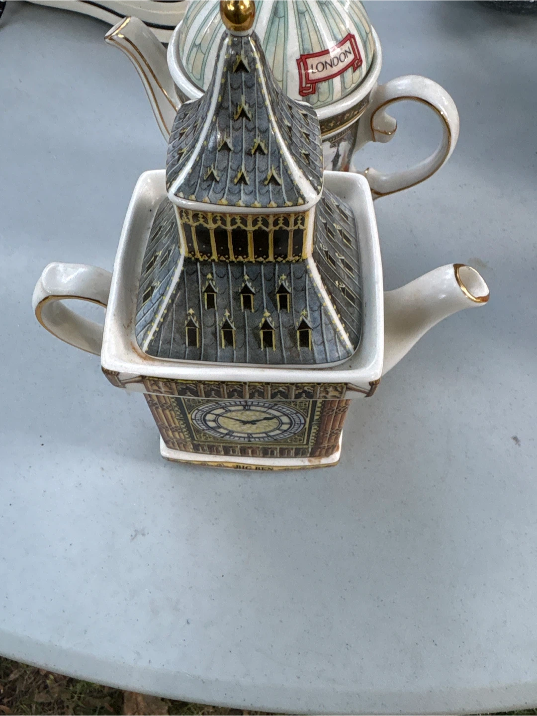 Regency Teapot - Horseguards