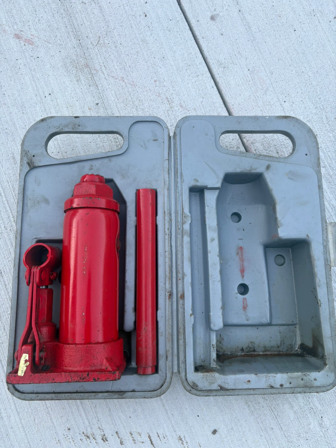 Red Hydraulic Bottle Jack in Case - photo 2