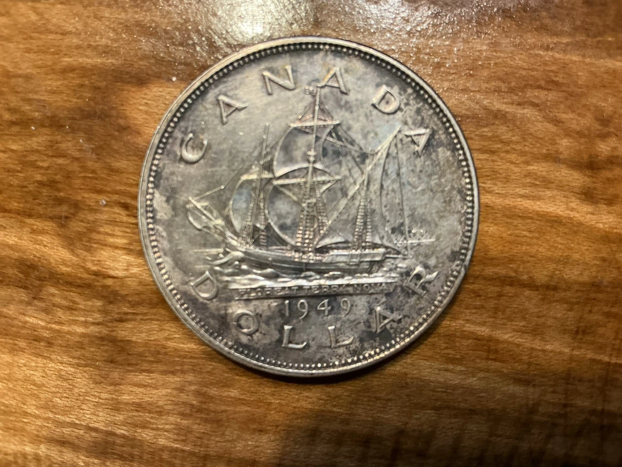 1949 Canadian Silver Dollar Coin !