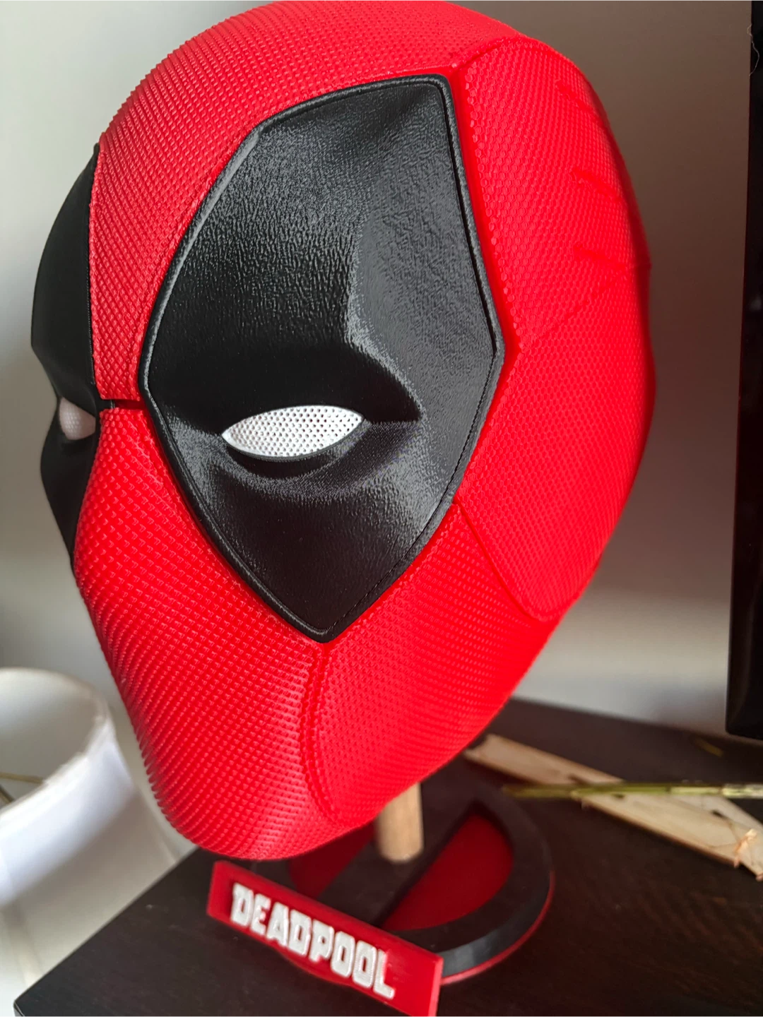 Deadpool Mask Display Stand - photo 2