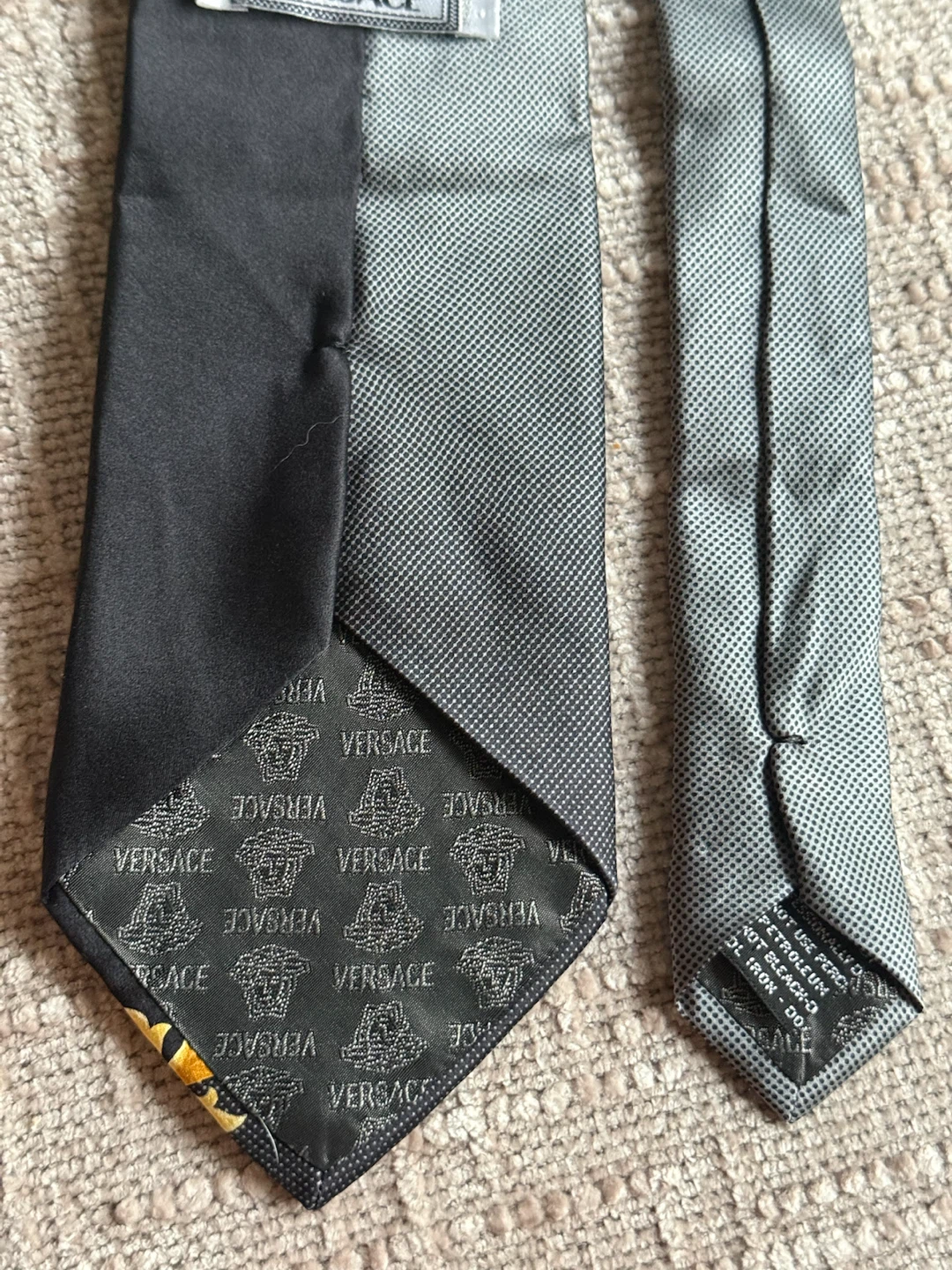 Gianni Versace Silk Medusa Head Medallion Tie Black Gold - photo 5