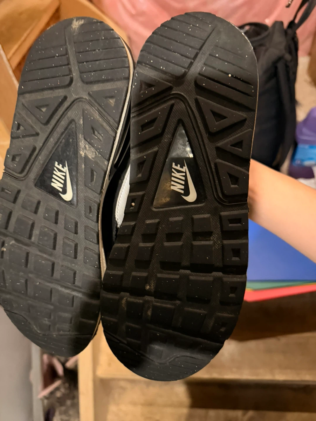 Size 8 Nike Air Max Sneakers - photo 4