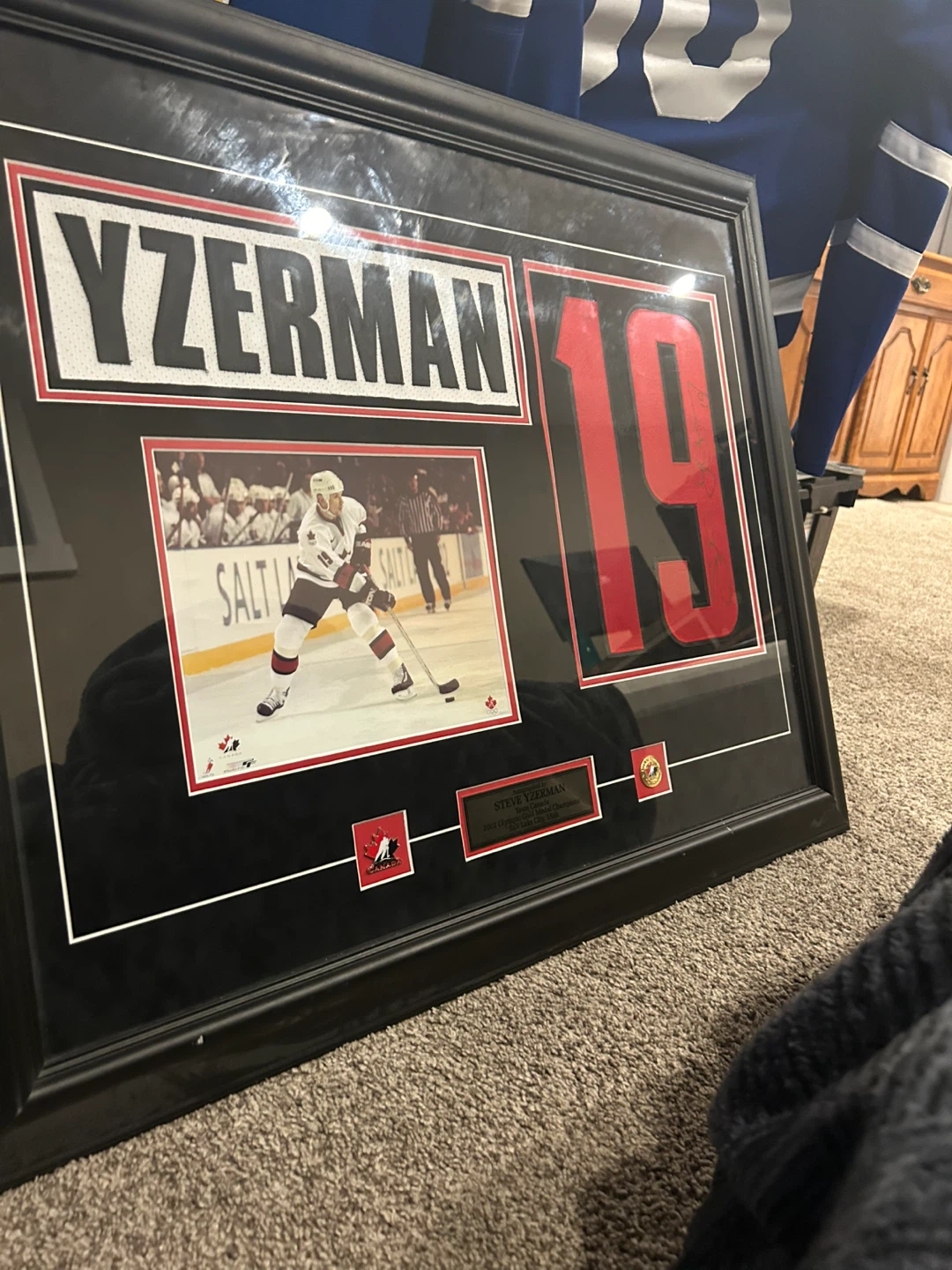 Steve Yzerman Signed Team Canada Framed Memorabilia - photo 4