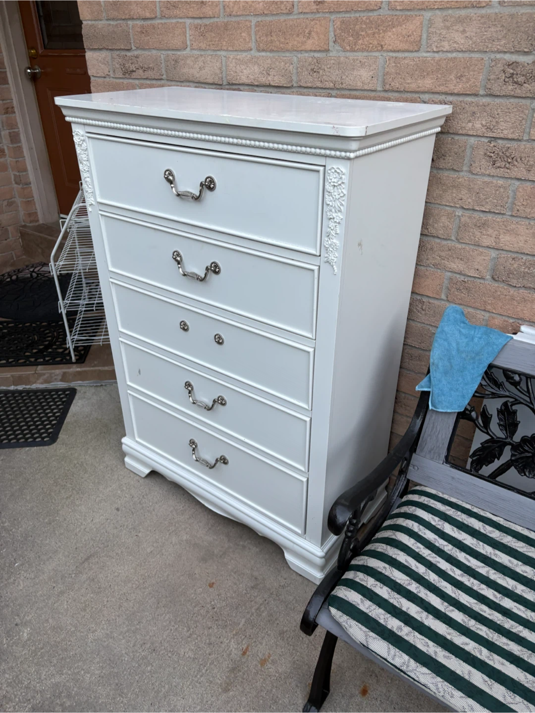 White Five-Drawer Dresser - photo 2