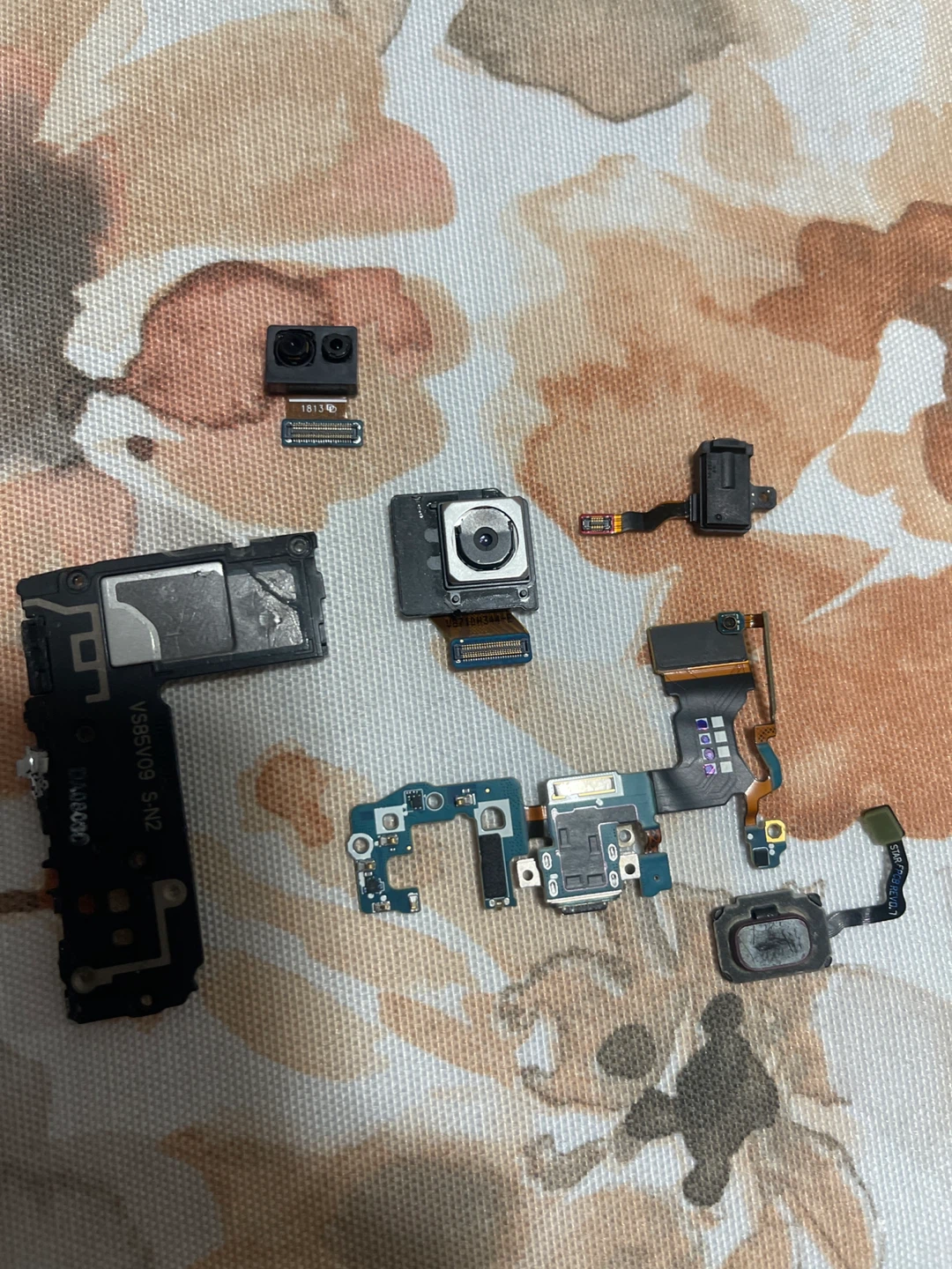 Samsung galaxy s9 random assorted parts