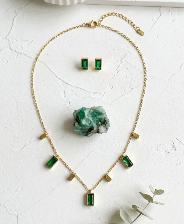Emerald green necklace and earrings - photo 2