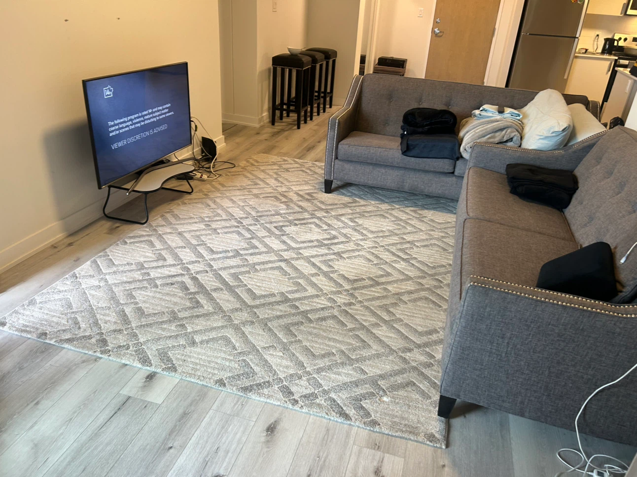 Large Geometric Pattern Area Rug 9.5 L x 6.5 W - photo 3