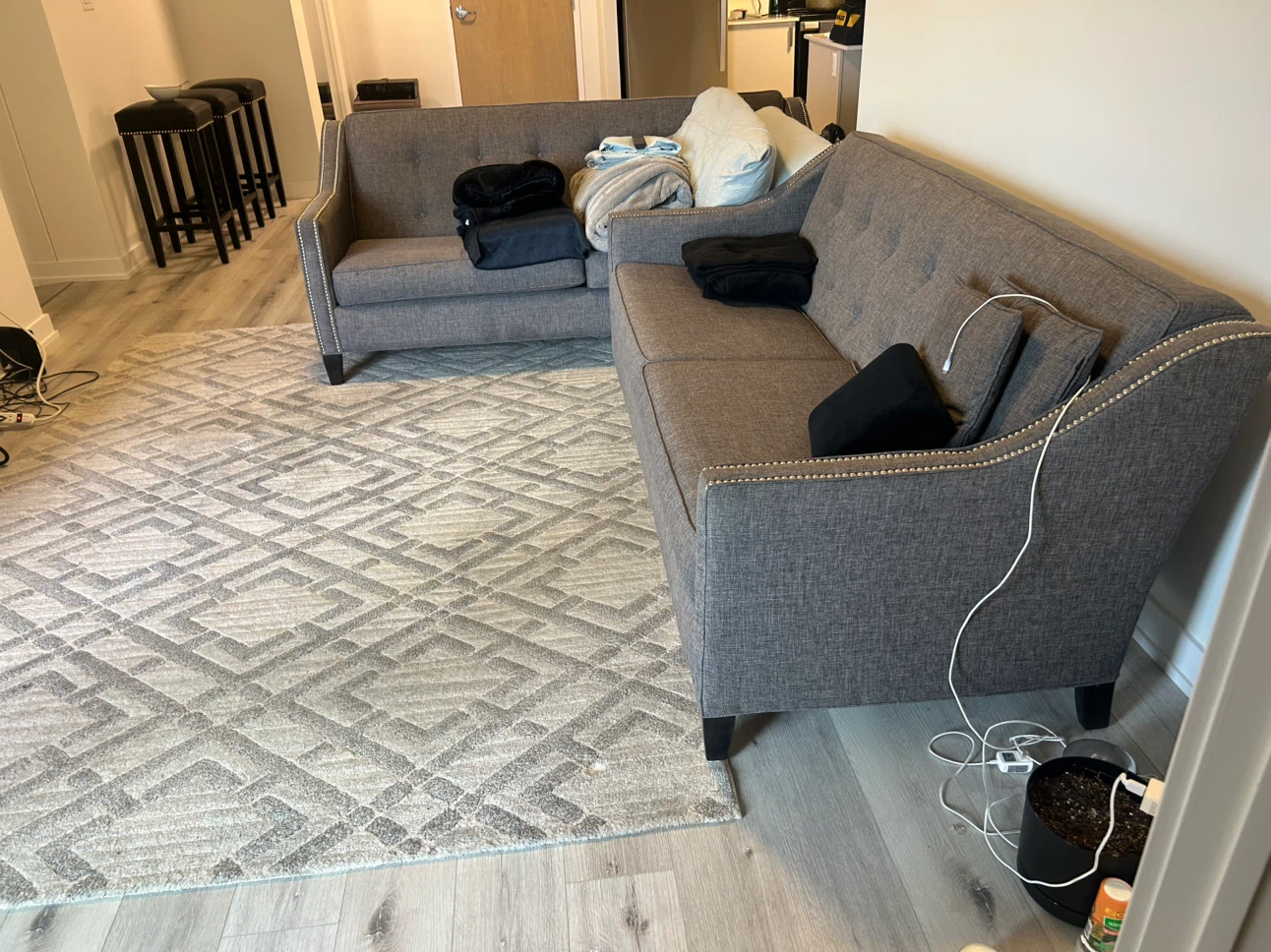 Large Geometric Pattern Area Rug 9.5 L x 6.5 W - photo 4