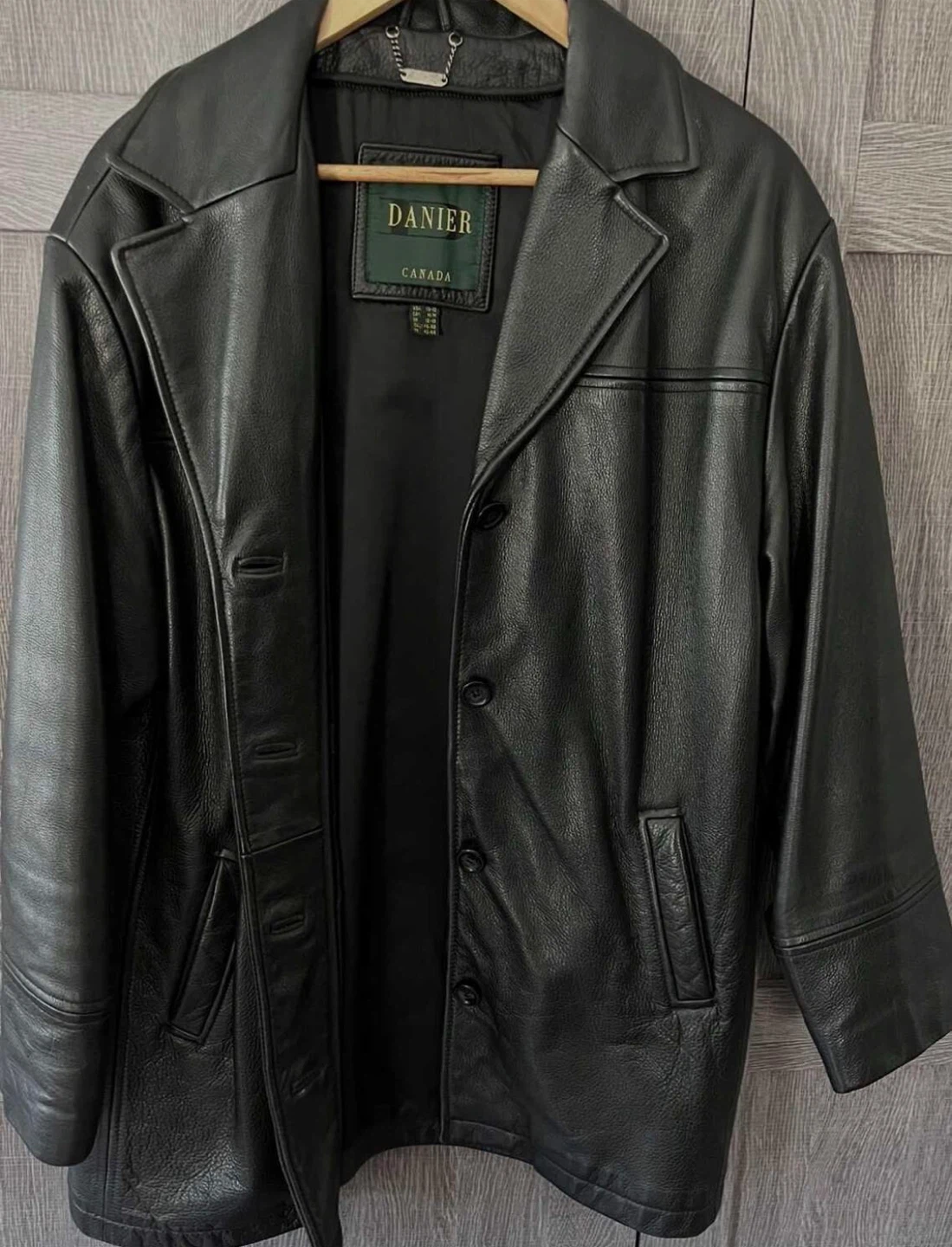 Danier Leather Jacket - M/M (Canada) - photo 2