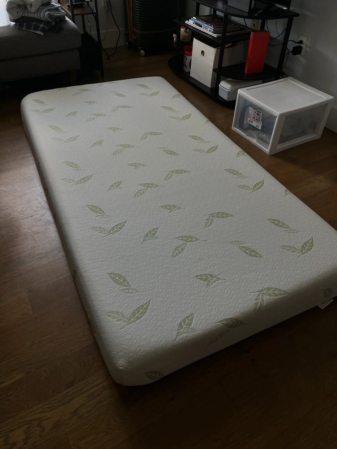 Twin Green Tea Memory Foam Mattress (5") – Like New