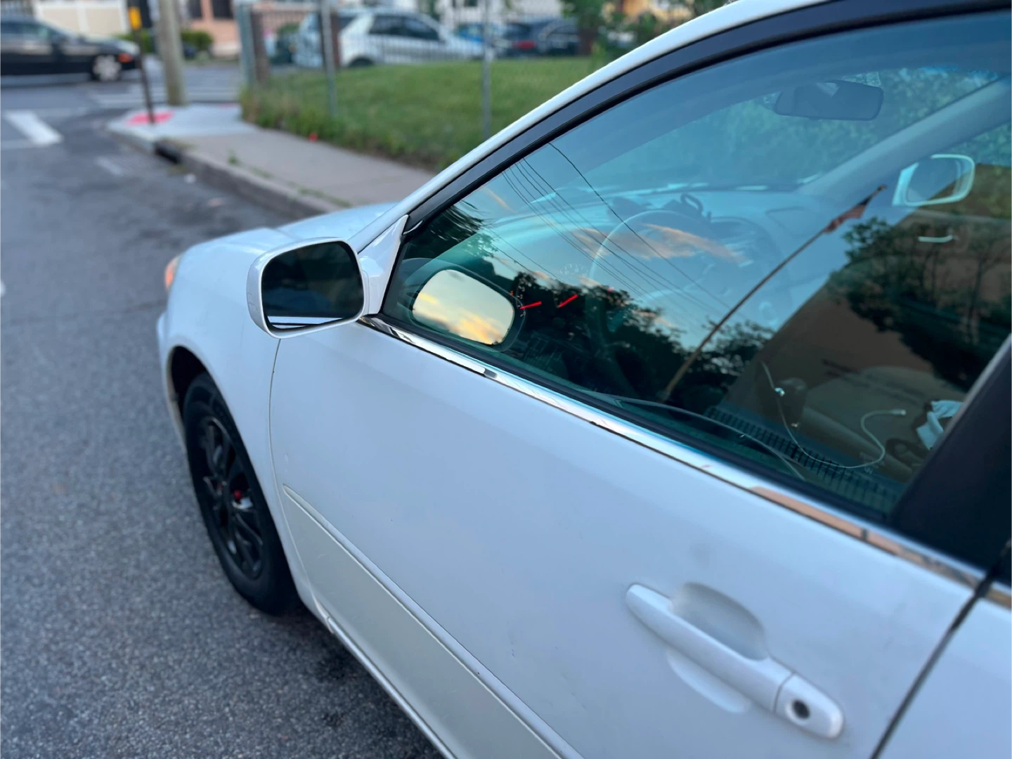 White Toyota Camry - photo 2