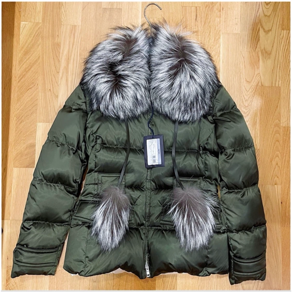 PRADA POM POM 29X275 DOWN FOX FUR BELTED JACKET SIZE 42/US 8 - photo 3