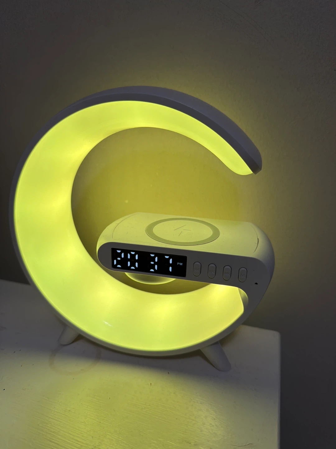 G-Shaped LED Lamp with Wireless Charger