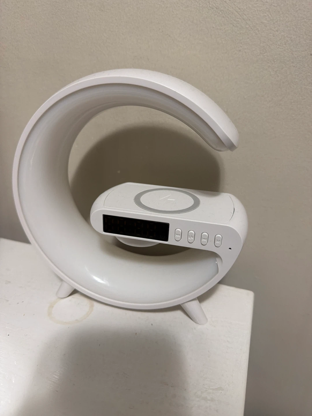 G-Shaped LED Lamp with Wireless Charger - photo 2