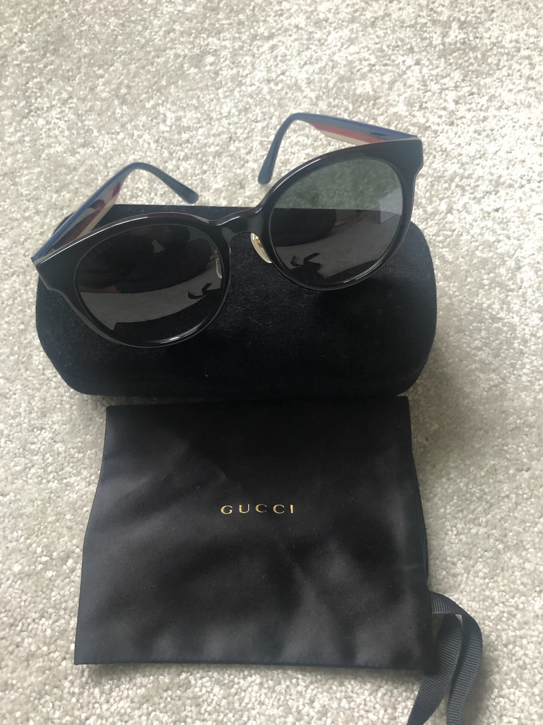 GUCCI Black Sunglasses with Case and Pouch - photo 2
