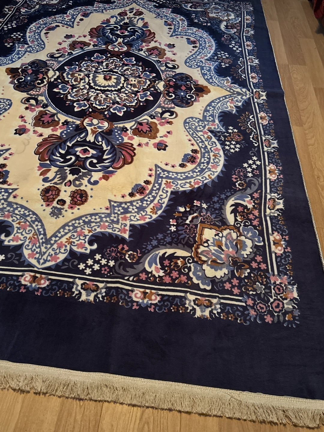 Traditional Style Area Rug - photo 4